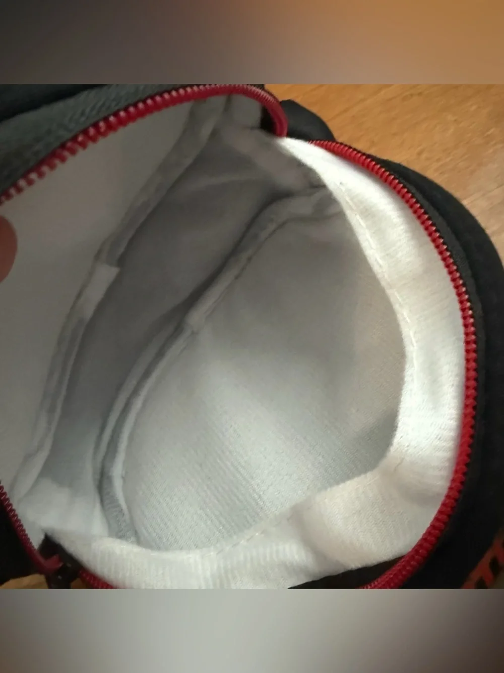 Beats by Dr Dre Solo 2 Wireless On The Ear Headphones Red W Case Tested Works - Picture 4 of 9
